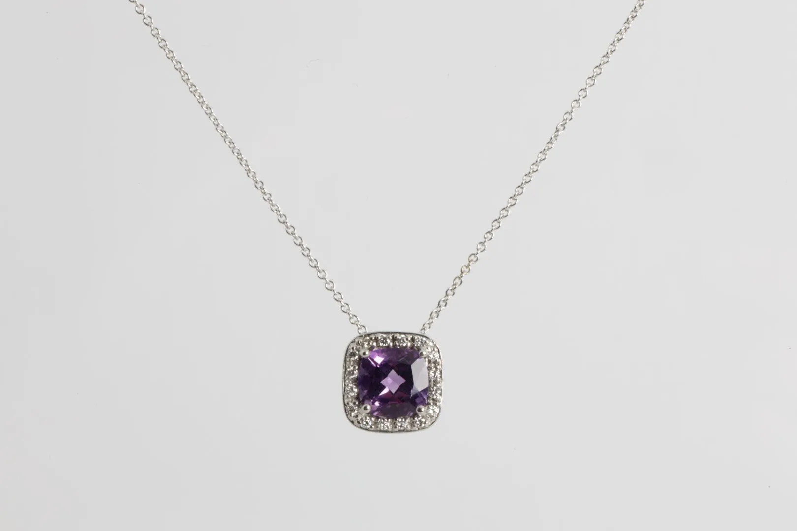 16'' 14k White Gold 4.15ctw Purple Stone 0.16ctw Diamond Necklace (4.10g)