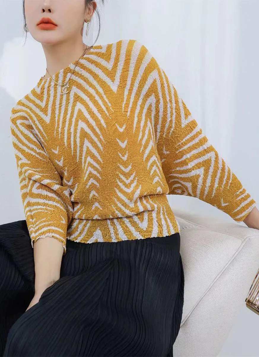 4240042 Line Printed Pleated Top *Yellow *Backorder