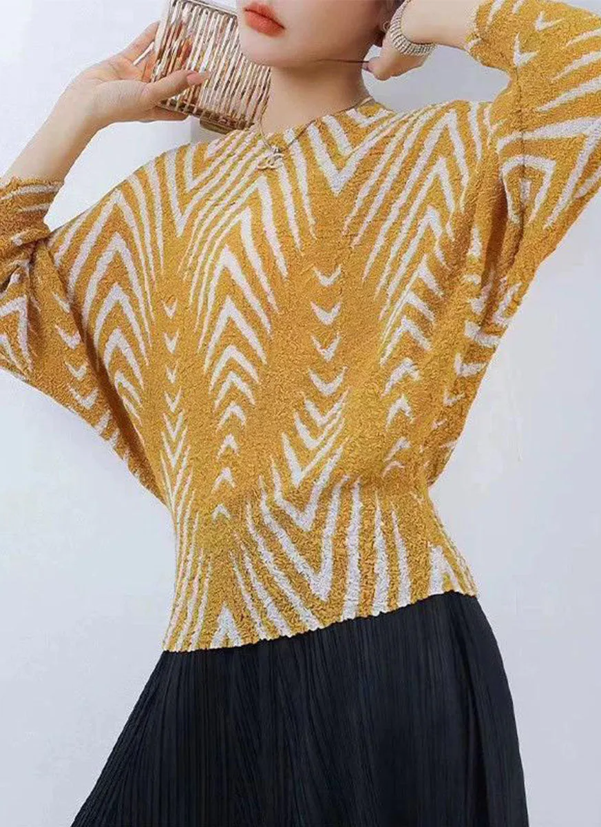 4240042 Line Printed Pleated Top *Yellow *Backorder