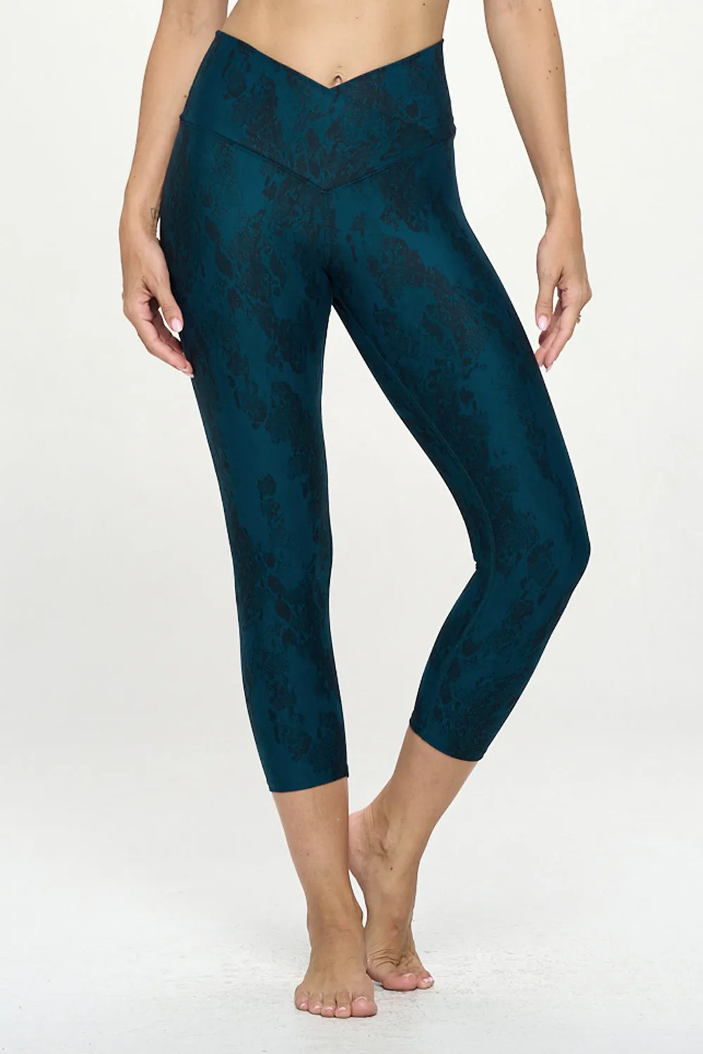 Kate - Abstract Snake Shade - Cross Over - Capri Legging (High-Waist)