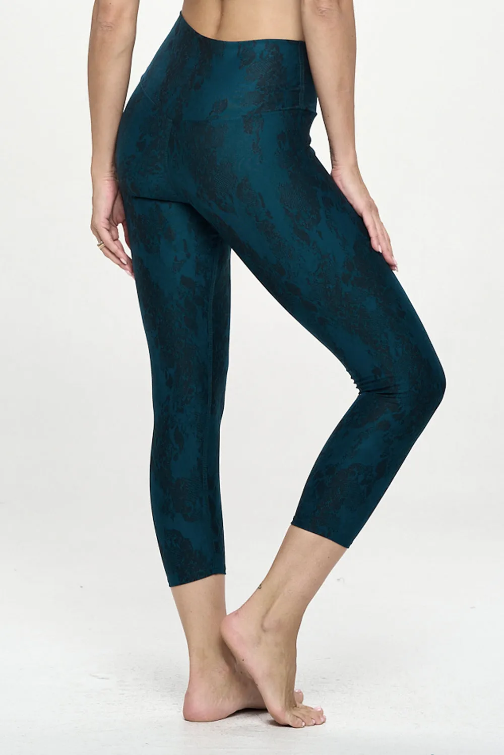 Kate - Abstract Snake Shade - Cross Over - Capri Legging (High-Waist)