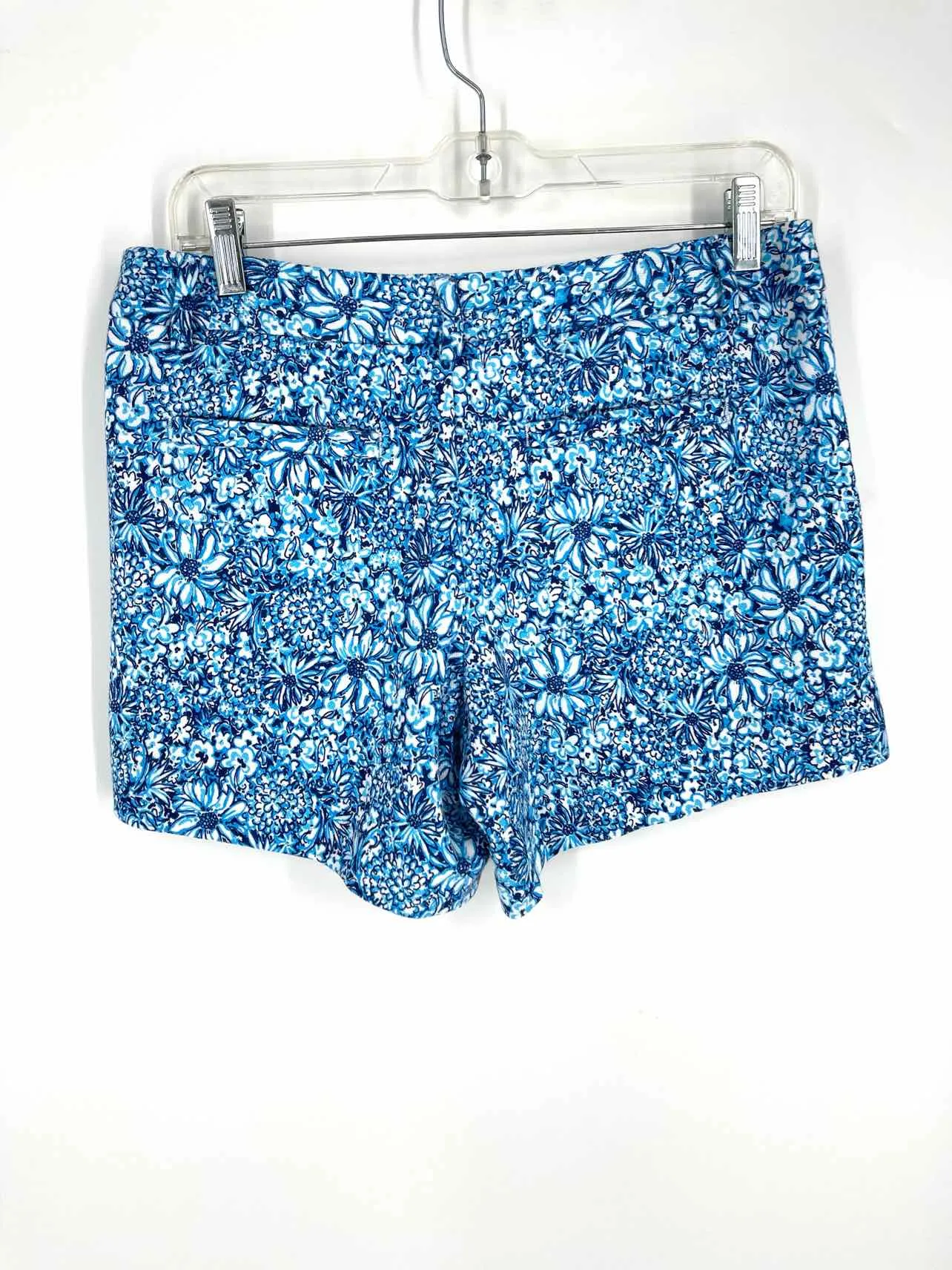 Lilly Pulitzer Size 4 Blue/White Floral Designer Shorts