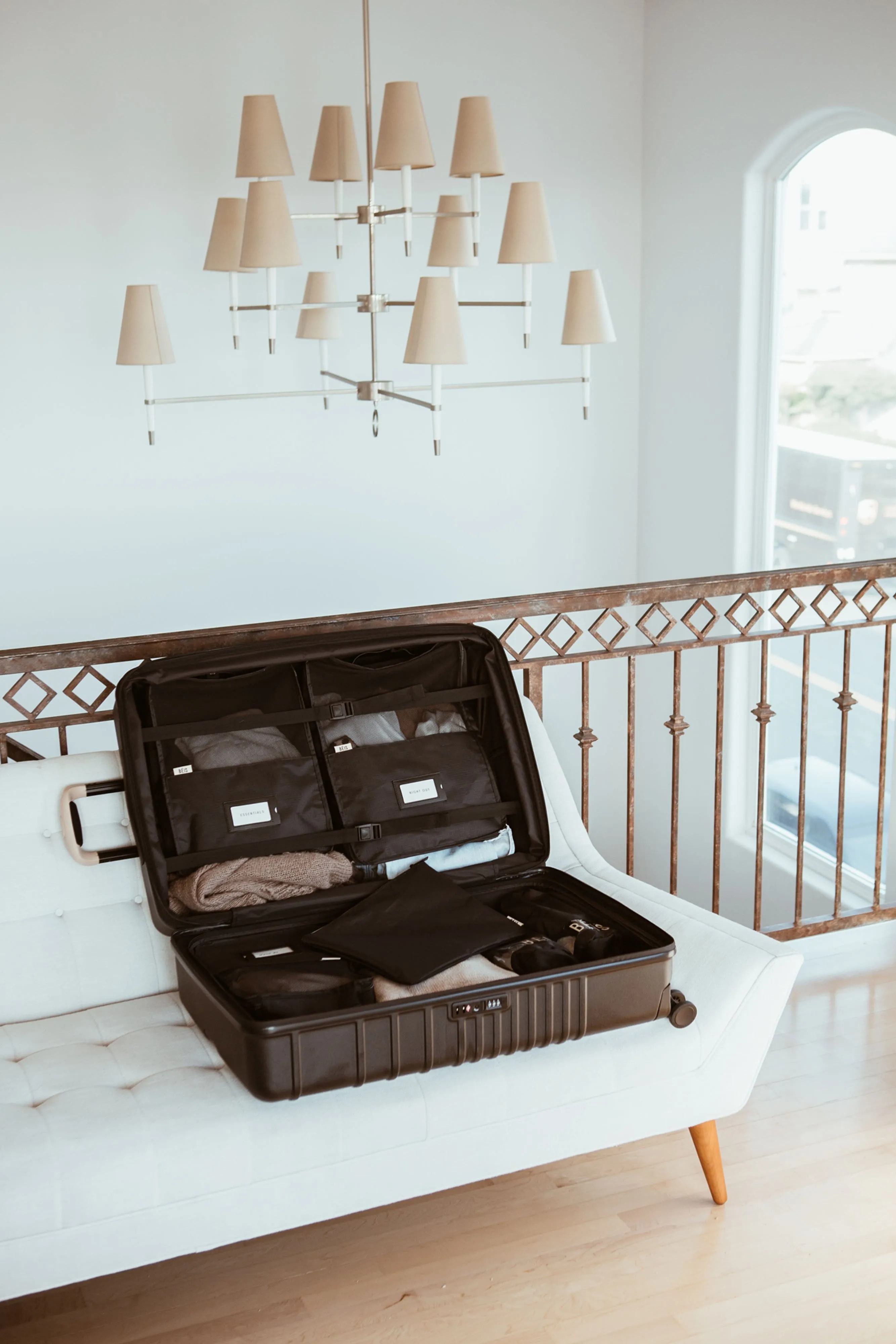 The Packing Cubes in Black