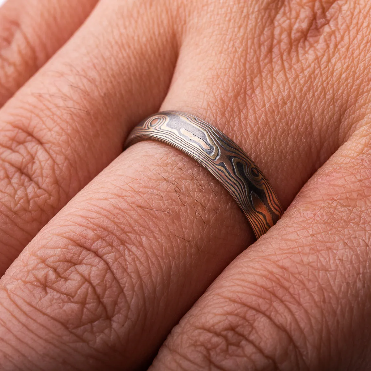 Woodgrain Pattern Rustic Wedding Ring Set